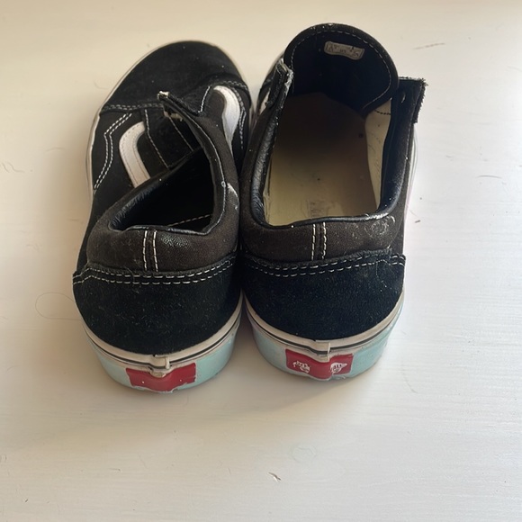 Vans - Picture 3 of 3